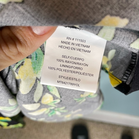 O.L.M. Cutout Tie Accent Sleeveless Blouse NWT - Picture 5 of 9